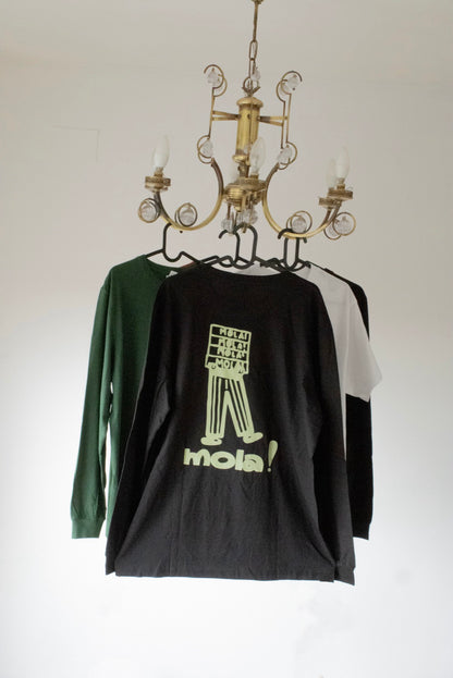 black shirt Mola